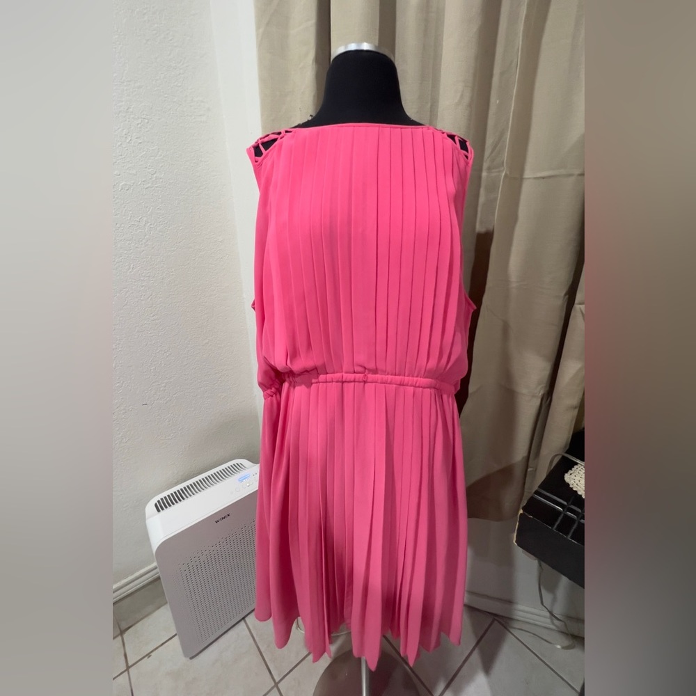 Jessica Simpson Pink Pleated Midi Dress